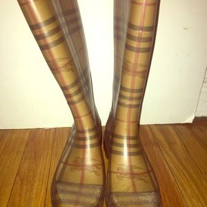 Burberry Rain Boots Size 7